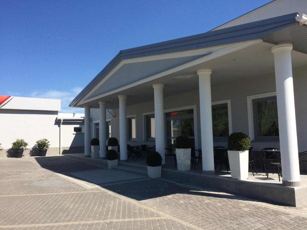Hotel Arkadia Konskie Luaran gambar