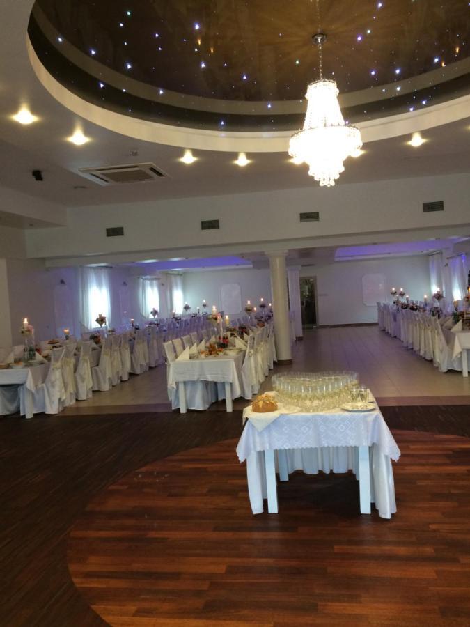 Hotel Arkadia Konskie Luaran gambar