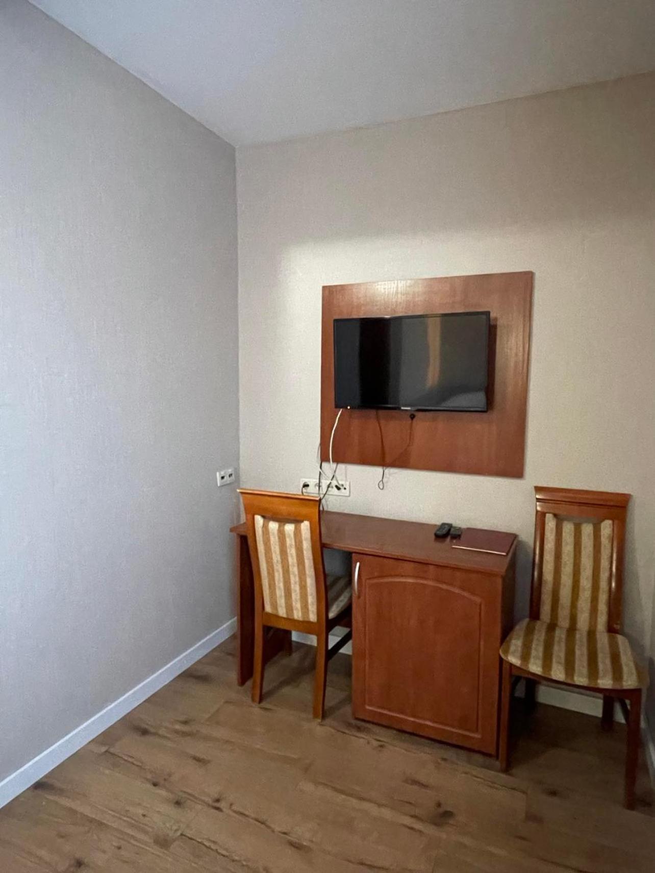 Hotel Arkadia Konskie Luaran gambar
