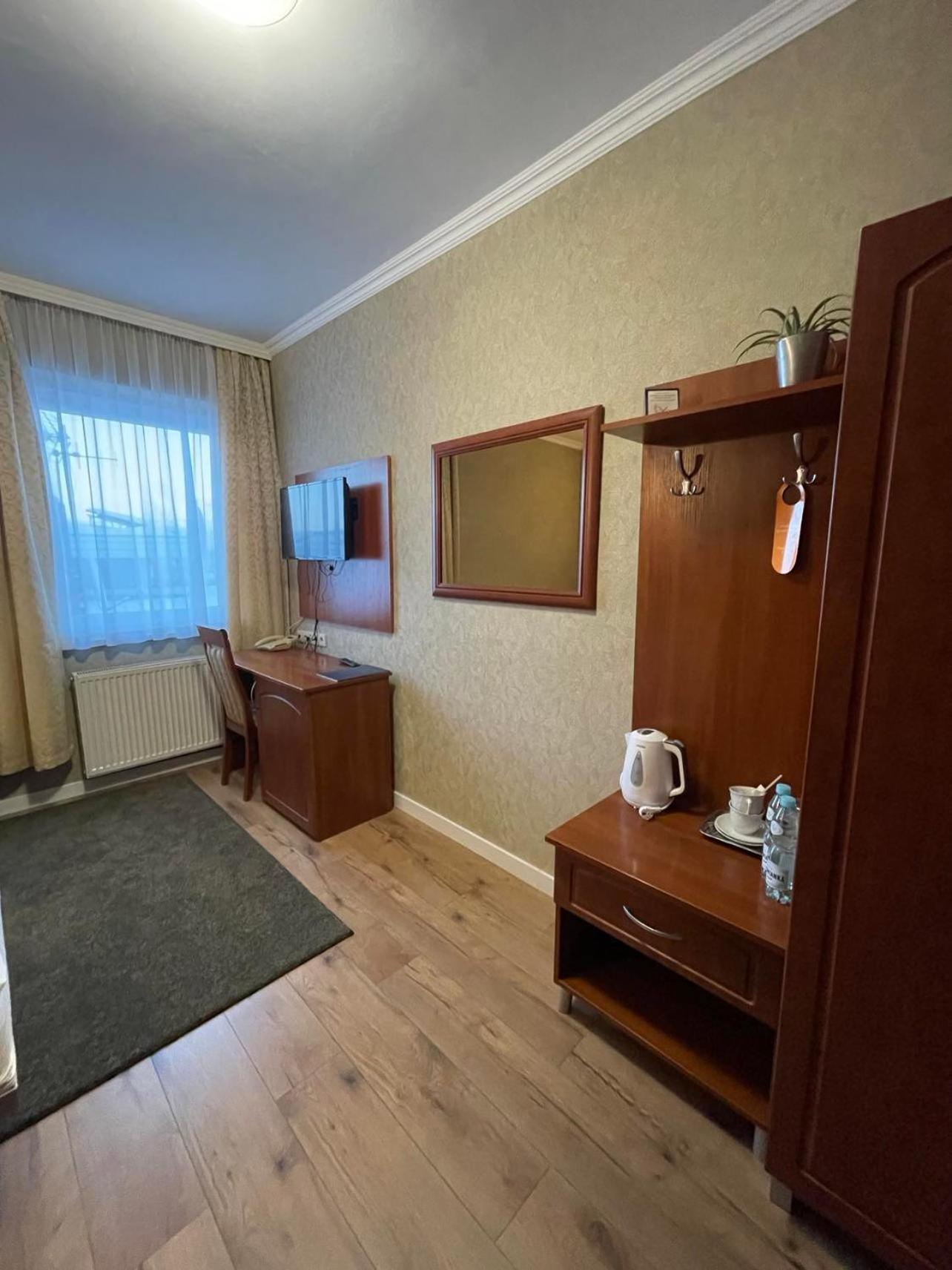 Hotel Arkadia Konskie Luaran gambar