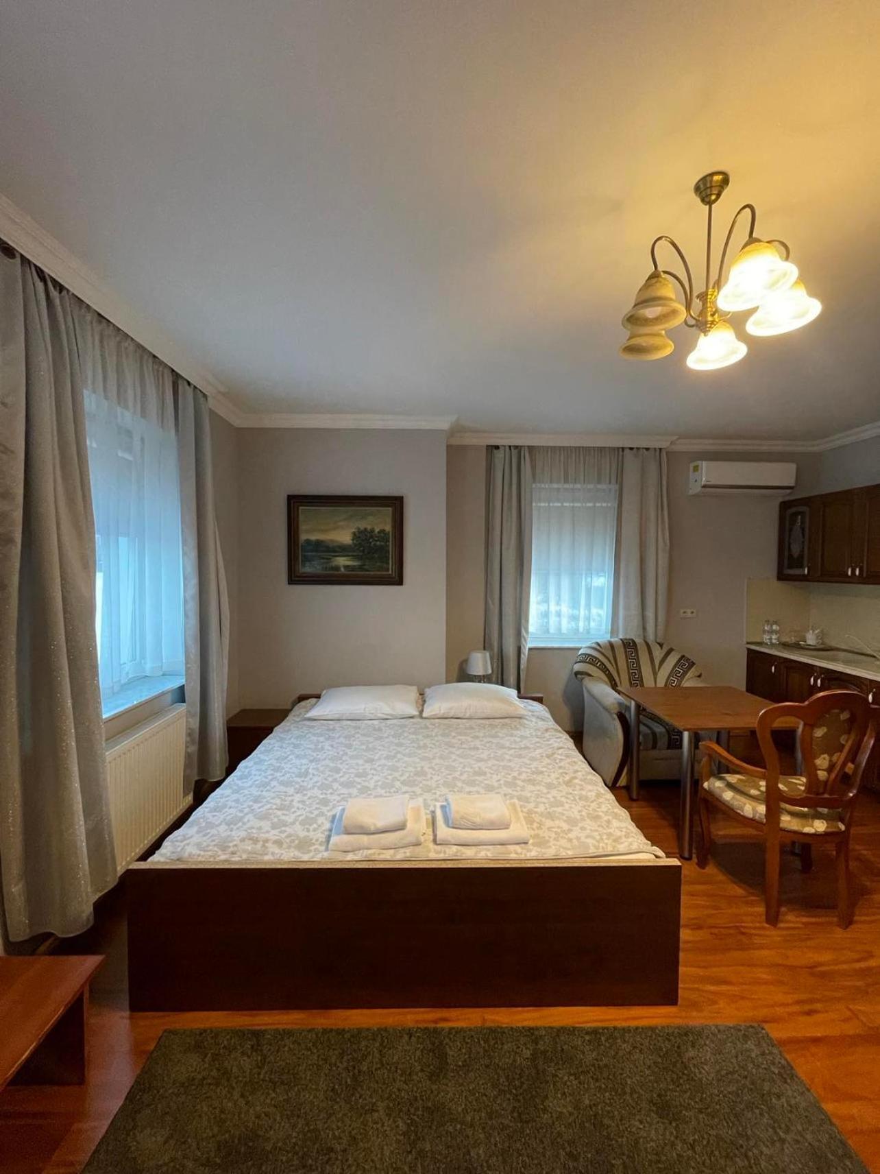 Hotel Arkadia Konskie Luaran gambar