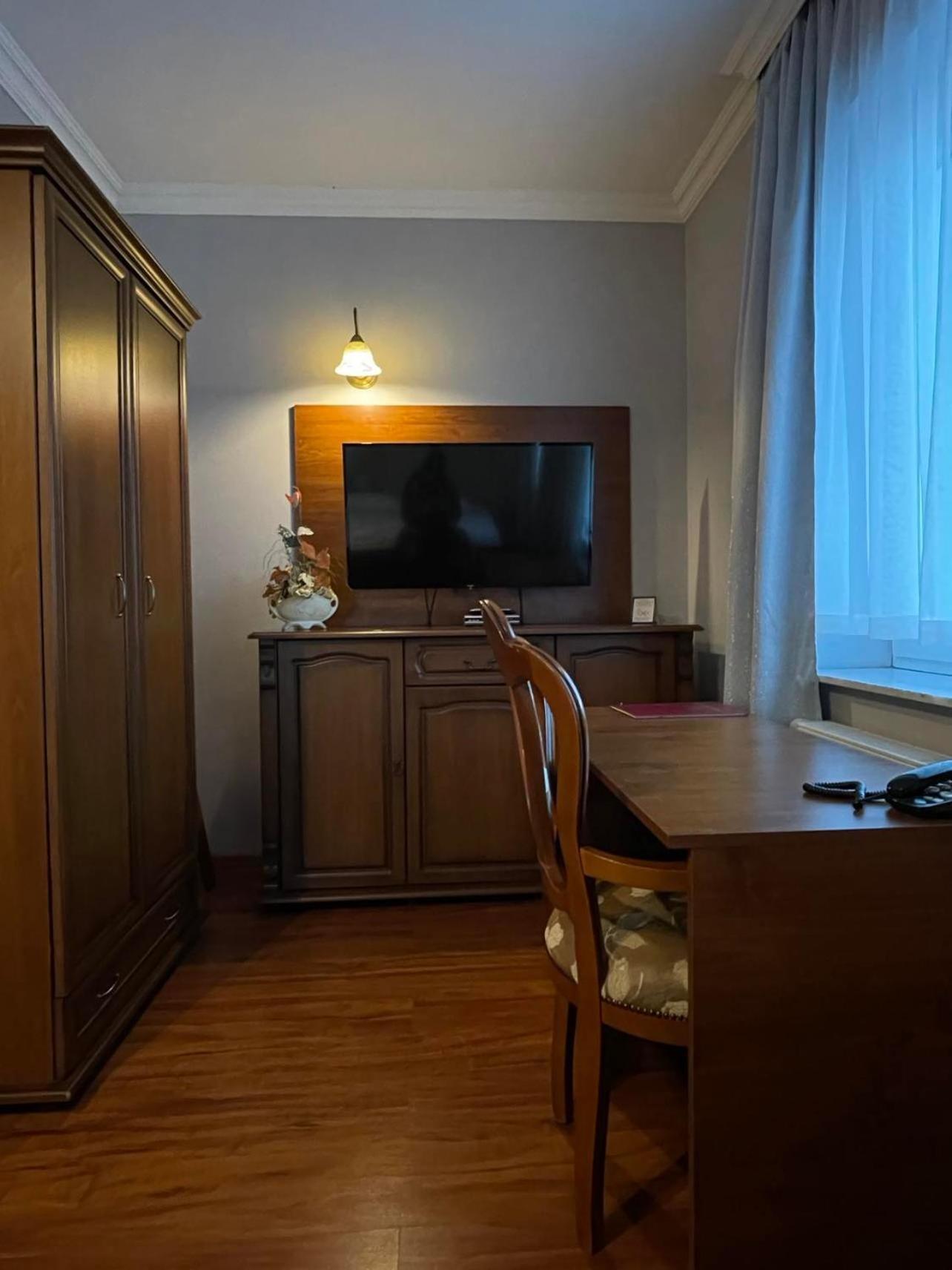 Hotel Arkadia Konskie Luaran gambar