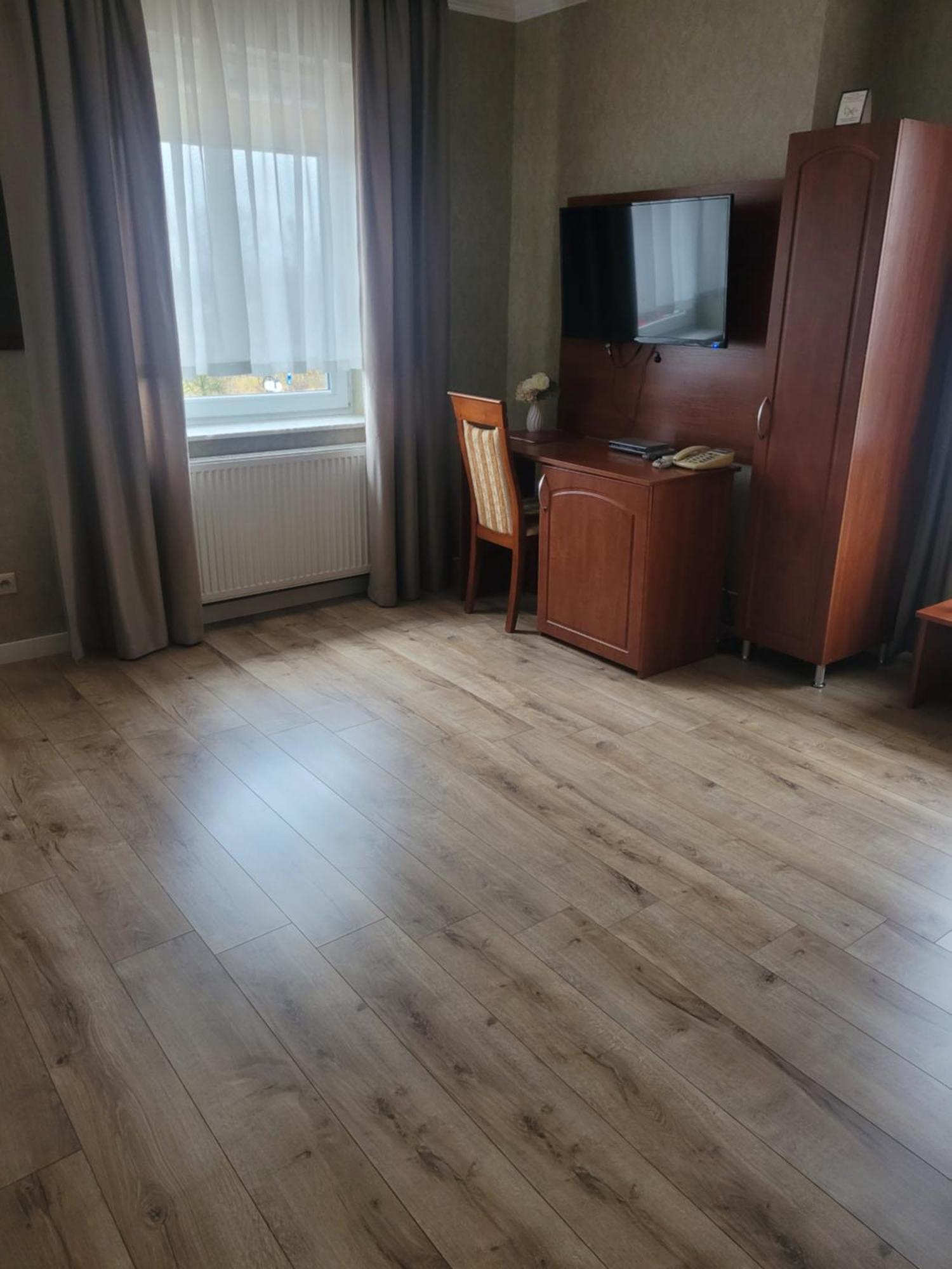 Hotel Arkadia Konskie Luaran gambar